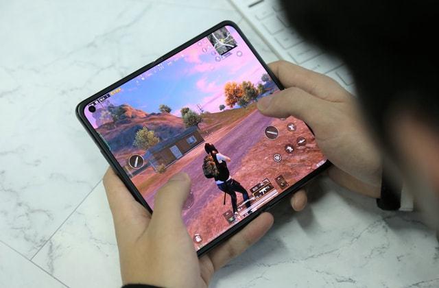 和平精英辅助【魔方直装V5】预判梓喵 子弹追踪 人物美化  全图透视 开火自瞄 物资显示